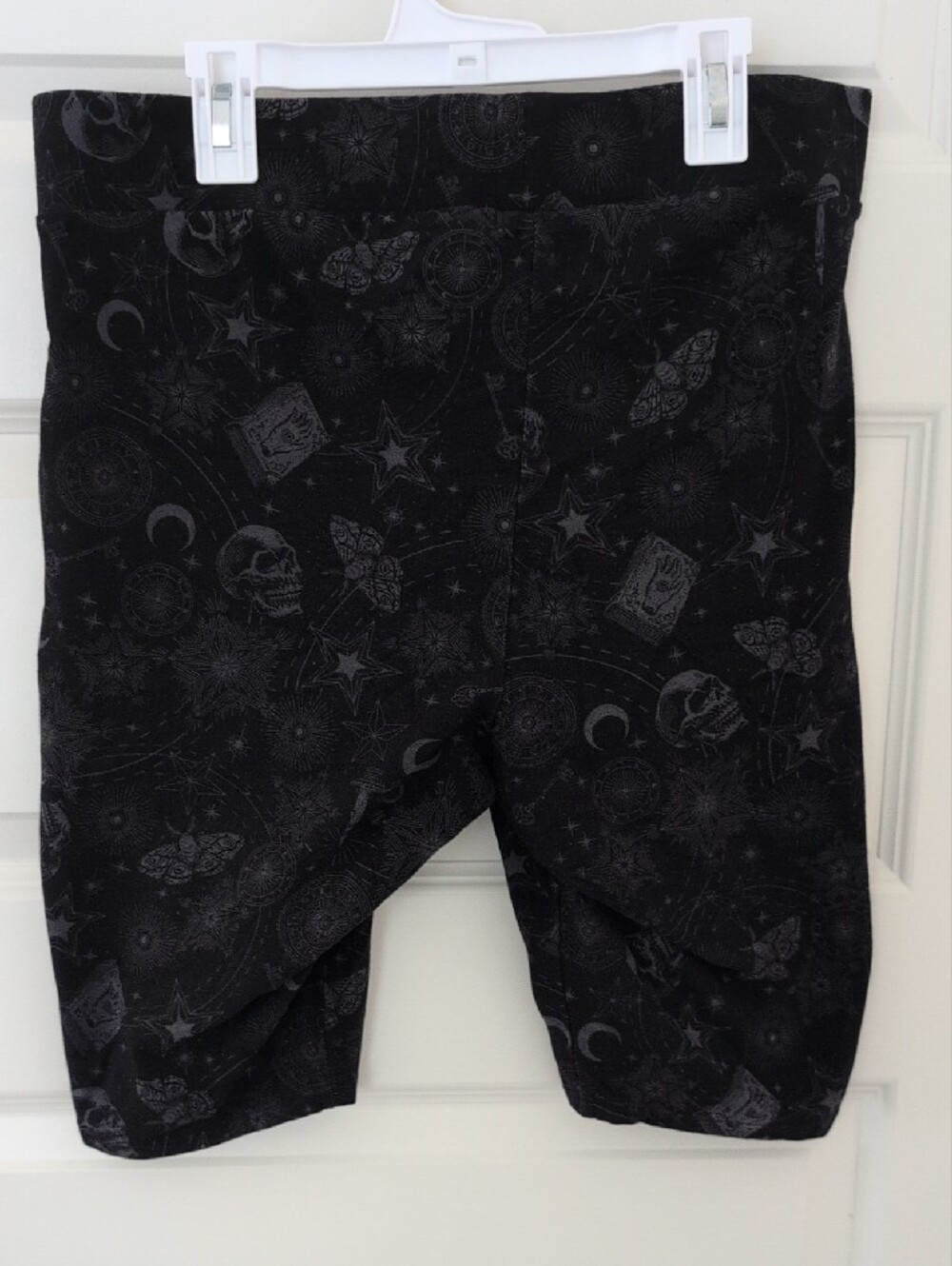 TORRID Bike Shorts 11'' Signature Waist Pocket Magical Objects Deep Black 1X - Picture 4 of 10